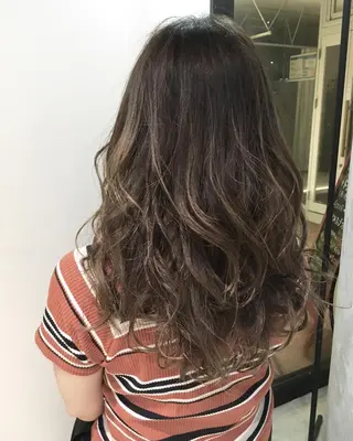 ロング カラー 國村 優のヘアスタイル