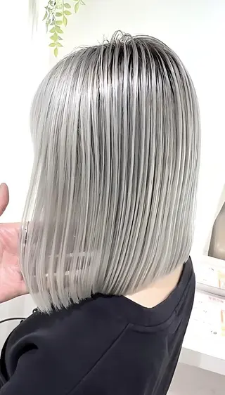 セミロング カラー 渡邊楓果／髪質改善 ブリーチ/カラーのヘアスタイル