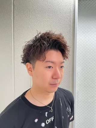 ショート パーマ ヘアアレンジ メンズ 艶髪✨寒色カラー✨ 翁長孝輔のヘアスタイル
