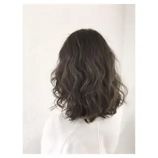 ミディアム セミロング カラー biscohair 髪にドラマを。のヘアスタイル