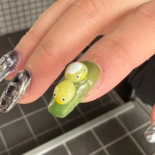 セミロング 小川 柚香のネイルデザイン