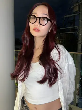 カラー MEY HAIR / CURLYS所属・カラー特化美容師 オレンジカラーのヘアスタイル