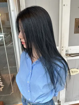 ミディアム miloc MOMOKAのヘアスタイル