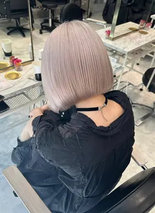 セミロング カラー ヘアアレンジ のん🎀ハイトーン/ レイヤーカット🐳のヘアスタイル