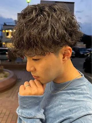 メンズ ヘアーアトリエオズ安積所属・吉田 賢典のヘアスタイル