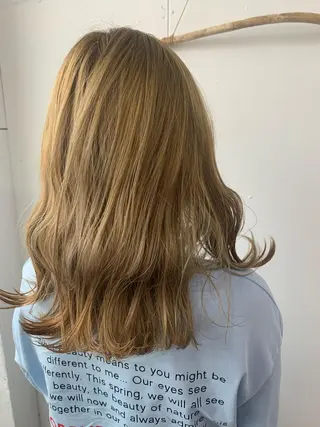 セミロング カラー RINKA 琳茄のヘアスタイル