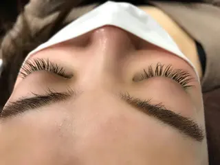 マツエク・マツパ 保子 祐里香のヘアスタイル