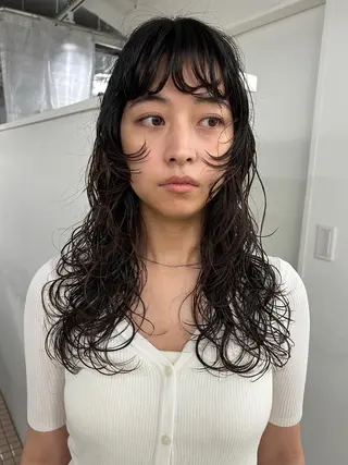 セミロング パーマ hen所属・心斎橋/レイヤー/ ブリーチ/モエのヘアスタイル