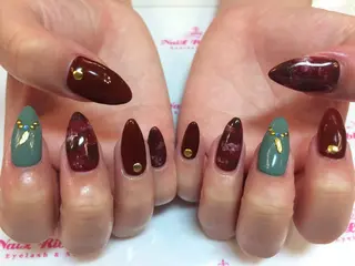 ネイル ネイルリボン 受付スタッフのネイルデザイン
