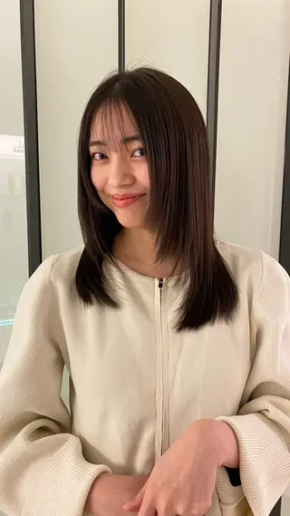 セミロング 高山 沙来/レイヤー カット/縮毛矯正のヘアスタイル