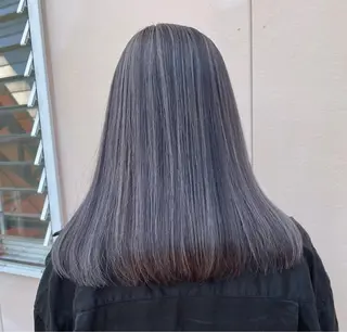 ミディアム カラー River,Land所属・yui .のヘアスタイル