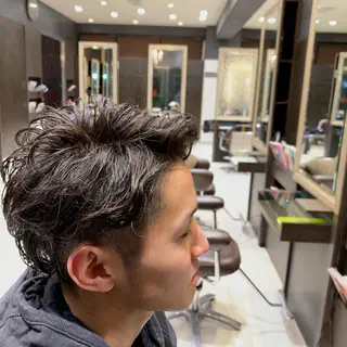 パーマ メンズ 岡本 勇輝のヘアスタイル