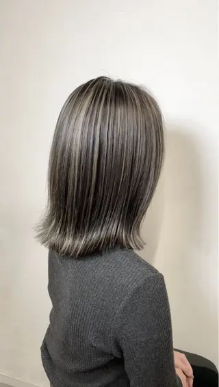 セミロング カラー ︎🤎デザインカラー kayanoのヘアスタイル