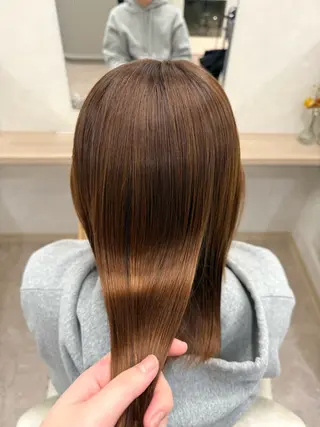 セミロング カラー 炭屋 波音のヘアスタイル