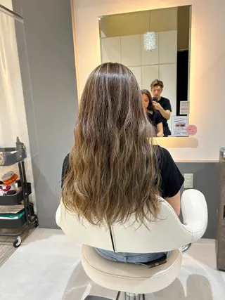 ロング カラー ヘアーメイクウィル野田阪神店所属・Yuu/レイヤー/ ハイライト／野田阪神のヘアスタイル