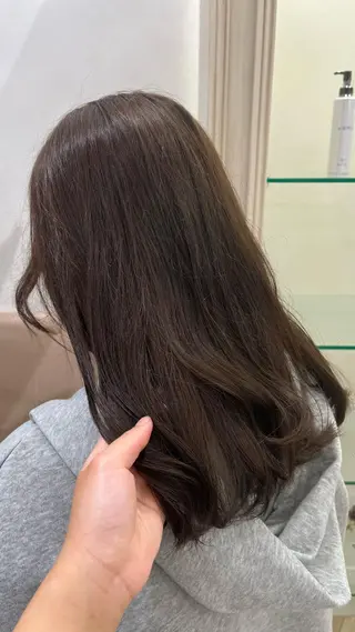 ミディアム 𝑴𝑰𝑨🎀赤髪 /ピンク/髪質改善のヘアスタイル