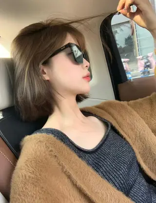 ミディアム カラー ヘアアレンジ mina 🌷のヘアスタイル