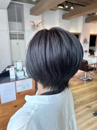 ショート カラー ツキダテ ユイのヘアスタイル