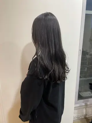 ロング カラー MIOベージュカラー 柔らかいカラーのヘアスタイル