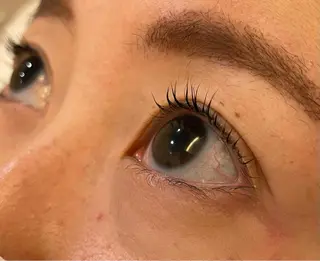 マツエク・マツパ 山本 菜月のヘアスタイル