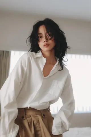 セミロング カラー NERO 眞下秋歩のヘアスタイル