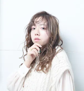 ロング 勝沼 佑季のヘアスタイル