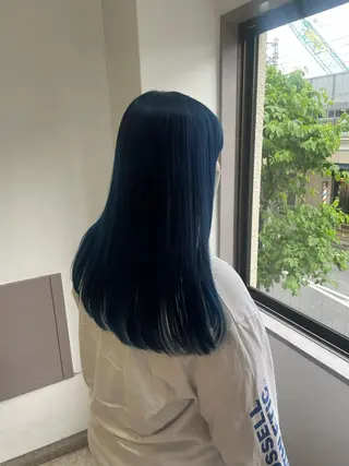 カラー 秋元 佳乃のヘアスタイル