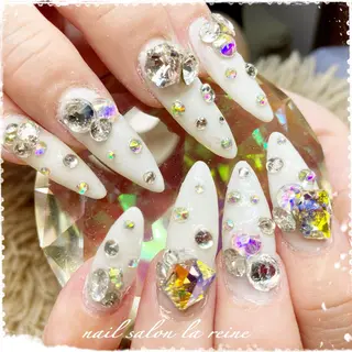 ネイル nail salon  la reine所属・nail salon la reineのネイルデザイン