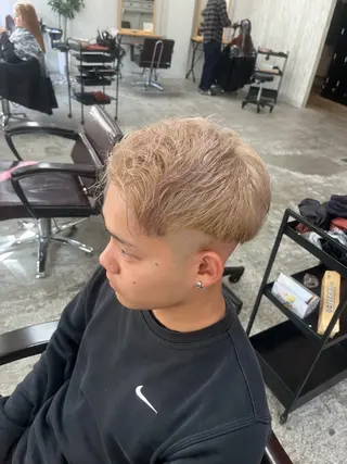 カラー フルリール所属・フルリール/中庄/ ハイトーン/縮毛矯正のヘアスタイル