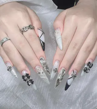 ネイル Lee Nailsのネイルデザイン