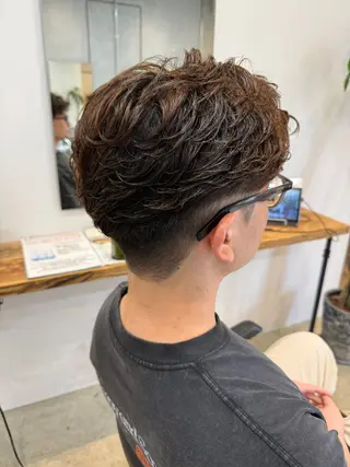 パーマ メンズ 小林 崇雅　ダウンパーマのヘアスタイル