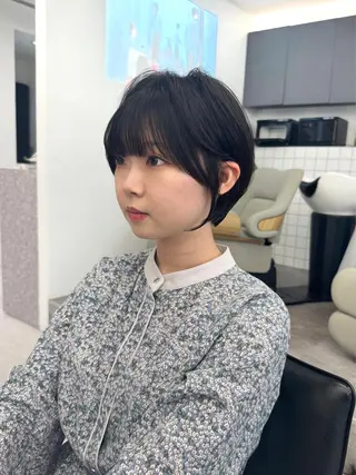 ショート ショートヘア くすみカラー、大場猛のヘアスタイル