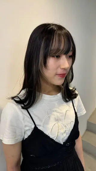 ミディアム 澁谷 咲映のヘアスタイル