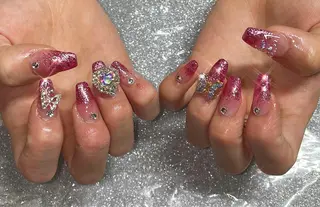 ネイル VIERU 🌈🎀💖のネイルデザイン