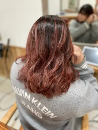 カラー Kana .のヘアスタイル