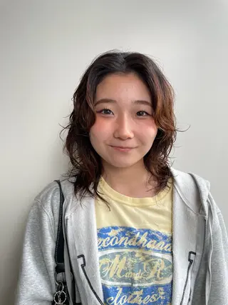 ミディアム Toiro 横浜所属・🎀レイヤー/パーマ カラー/ai🎀のヘアスタイル