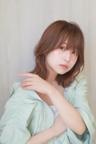 西宮/トレンドカラー /美馬本紅亜のヘアスタイル