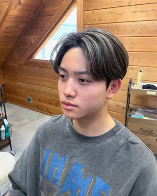 カラー メンズ 五十嵐 雄毅のヘアスタイル