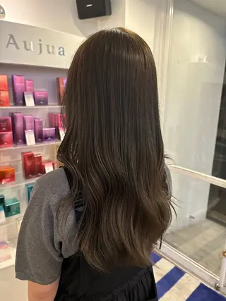 ロング カラー 【YOKE】　西田 乃那のヘアスタイル