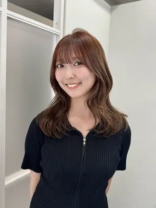 カラー ｔｏｋｉ所属・momoko / 抜きっぱなしブロンドのヘアスタイル