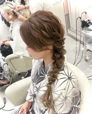 ロング ヘアアレンジ lien ヒジリのヘアスタイル