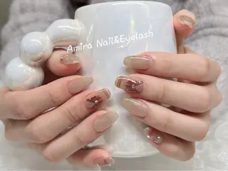 ネイル Amira アイラッシュのマツエク・マツパデザイン