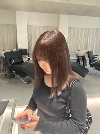 セミロング カラー lulu.表参道所属・似合わせレイヤー✨️ RIEのヘアスタイル