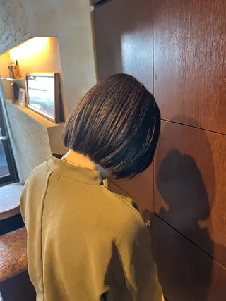 ショート レイヤー/透明感カラ ー/茅ヶ崎/momiのヘアスタイル