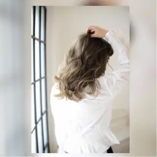 ミディアム 圧倒的美髪ストレート ツダケイタロウのヘアスタイル