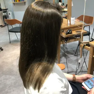 ロング カラー VIEWユリナ メイク/ カットのヘアスタイル