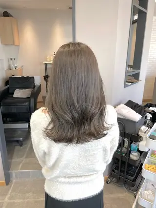 セミロング カラー 西村 れいのヘアスタイル