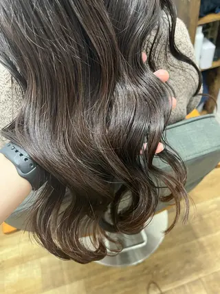 ロング カラー 小野 真彩のヘアスタイル