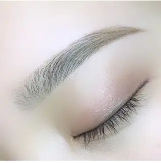 アイブロウ salon de blue所属・salon de blue五反田　土屋のマツエク・マツパデザイン