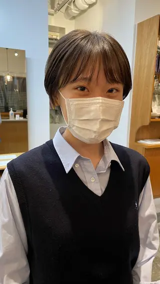 ショート オリーブカラー 長谷川のヘアスタイル